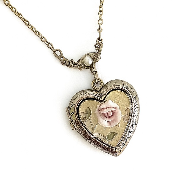 Vintage 1928 Victorian Golden Heart Locket Necklace with Pink Rose & Pearl Chain - Picture 1 of 7